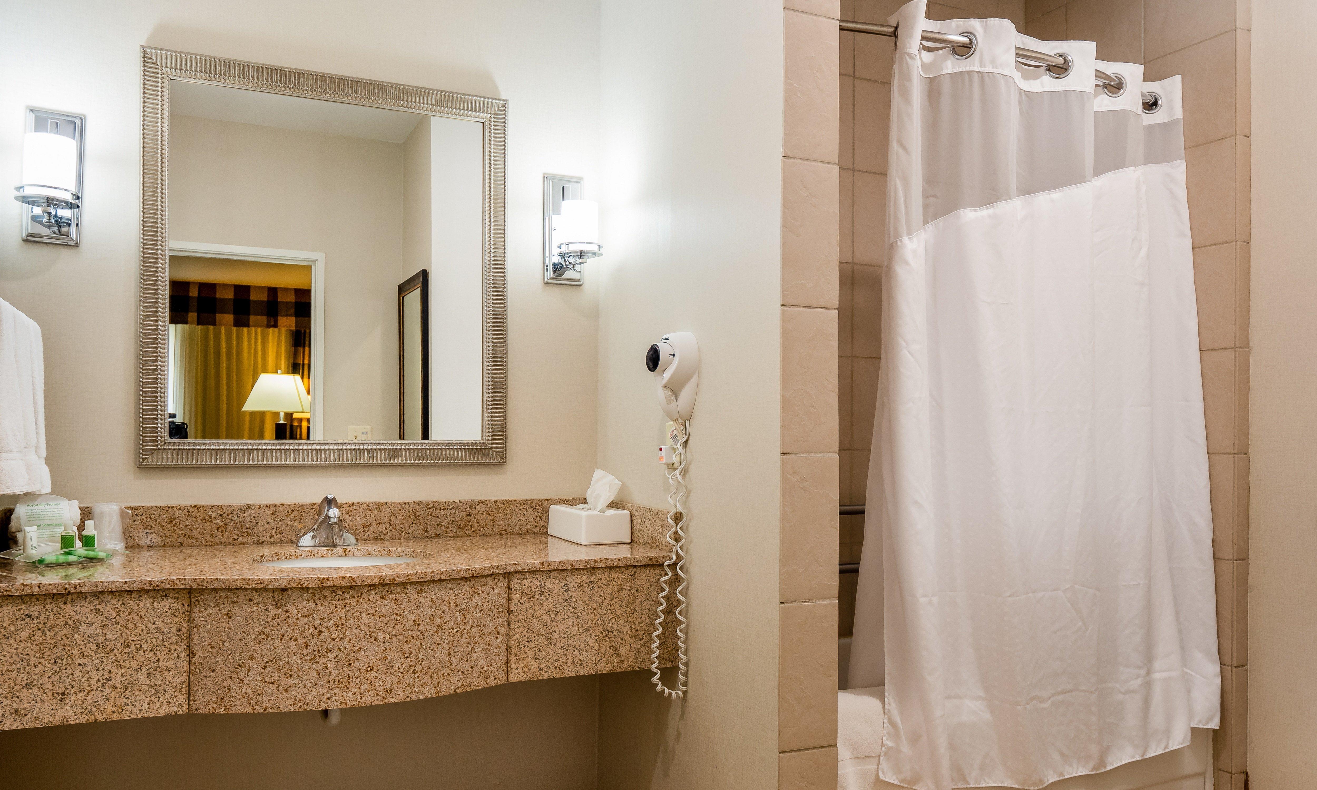 Holiday Inn Conference Center Marshfield, An Ihg Hotel Bagian luar foto