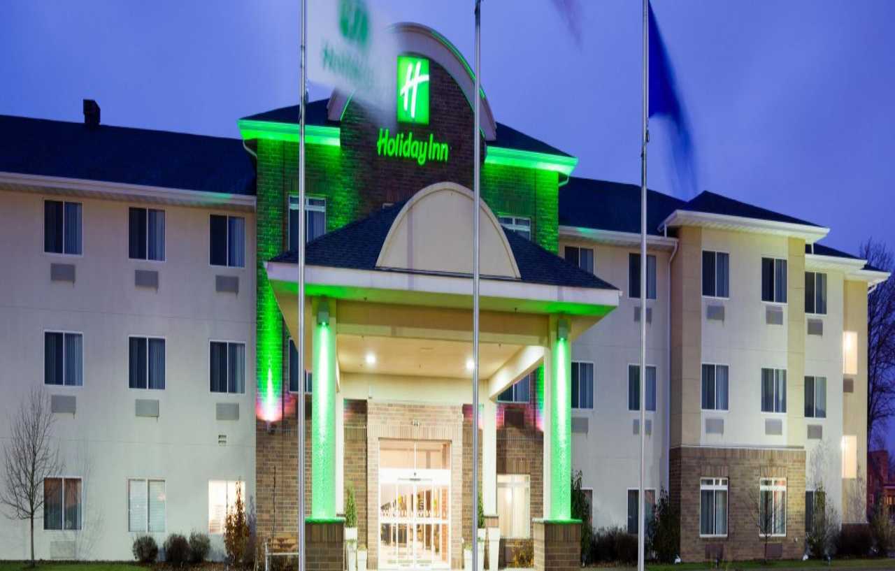 Holiday Inn Conference Center Marshfield, An Ihg Hotel Bagian luar foto