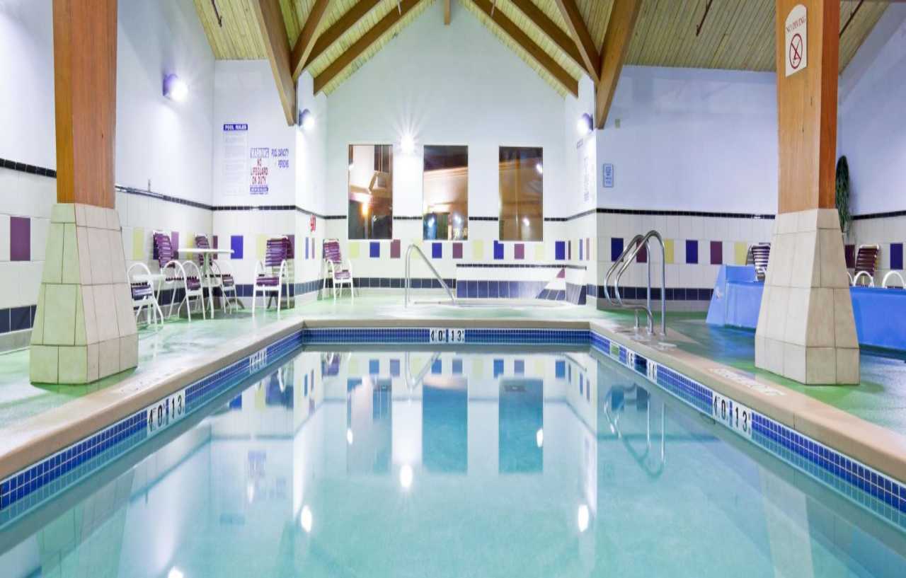 Holiday Inn Conference Center Marshfield, An Ihg Hotel Bagian luar foto
